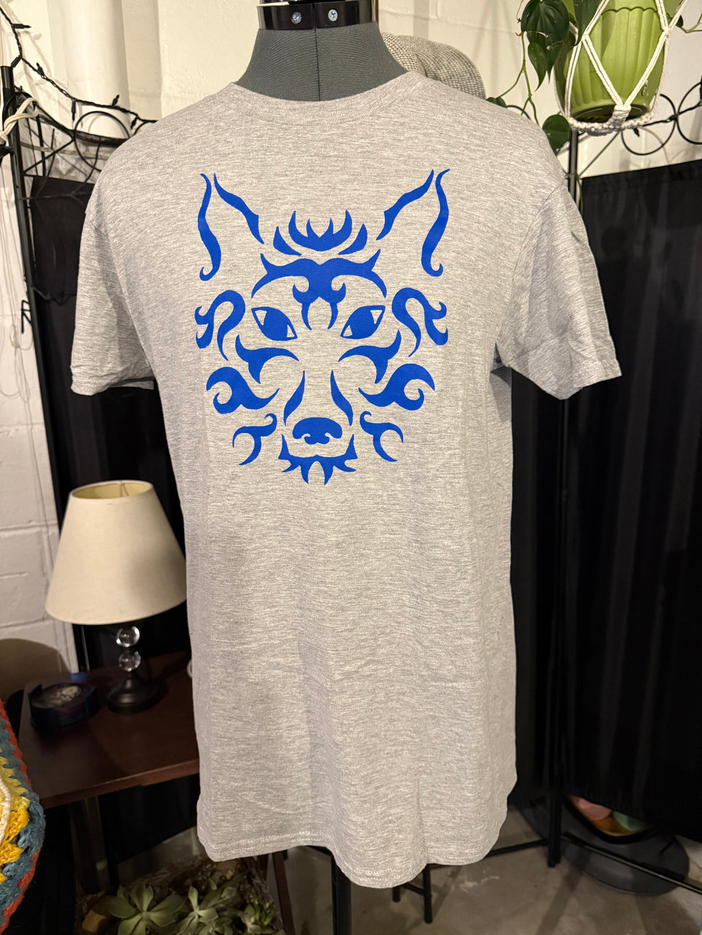 blue wolf print T-shhirt