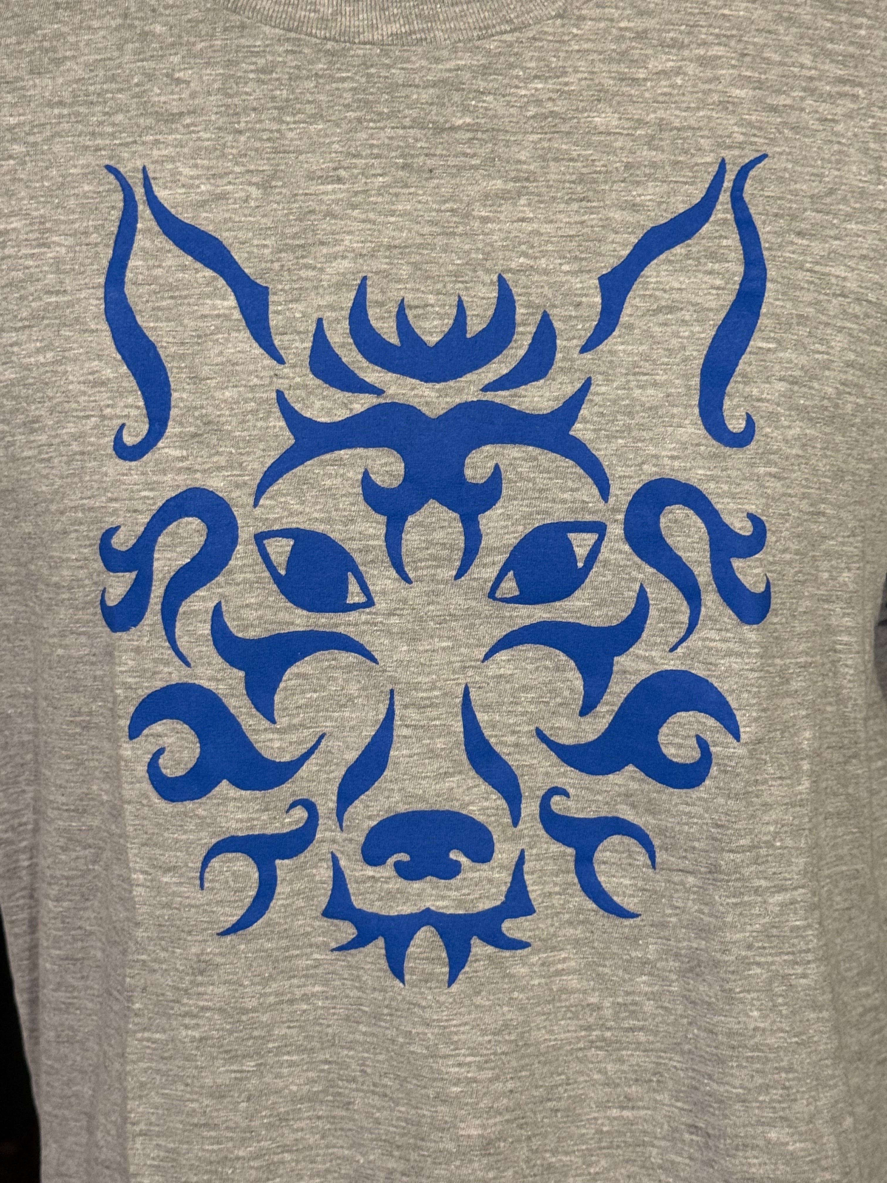 blue wolf print T-shhirt