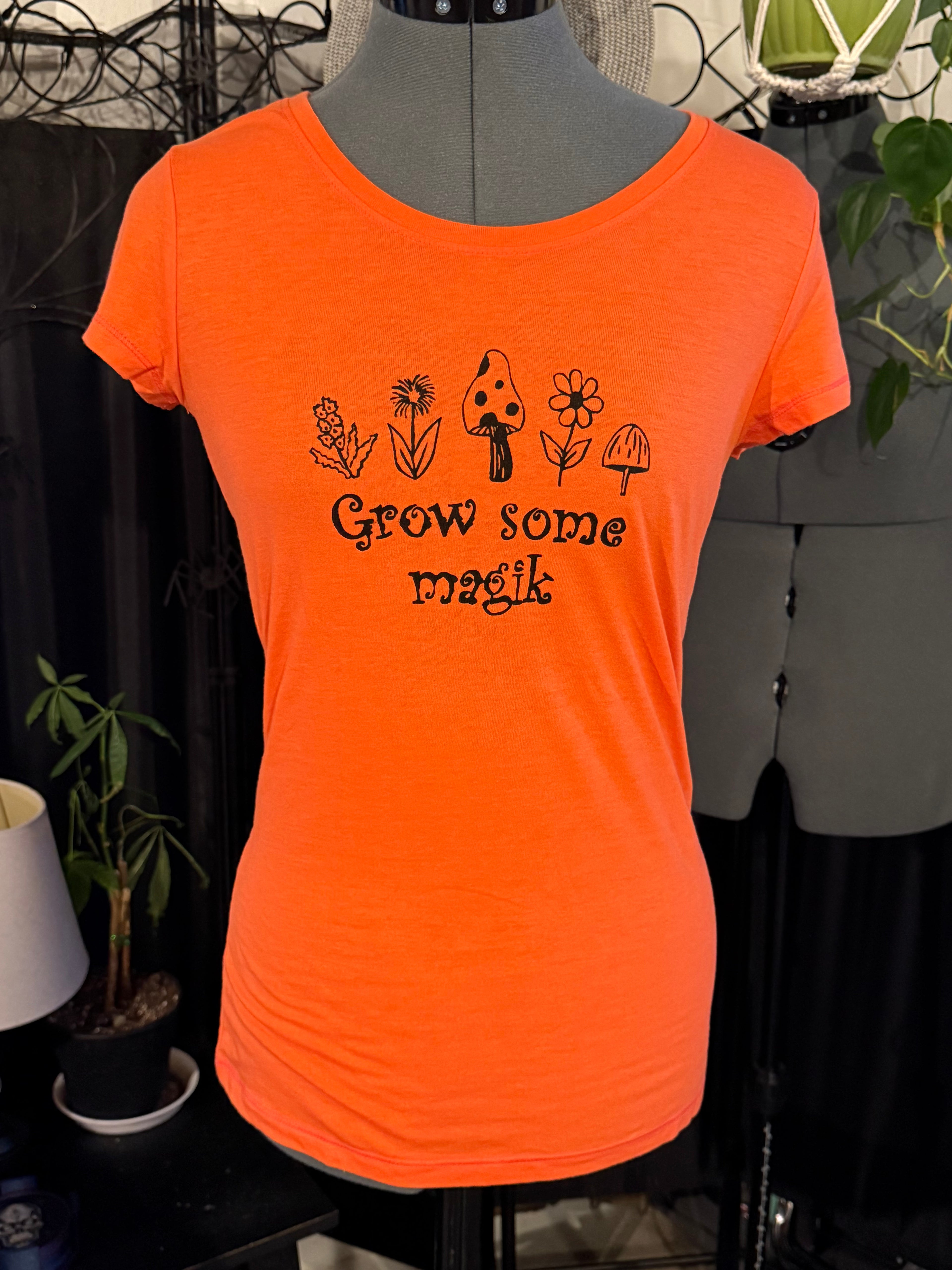 grow some magik orange T