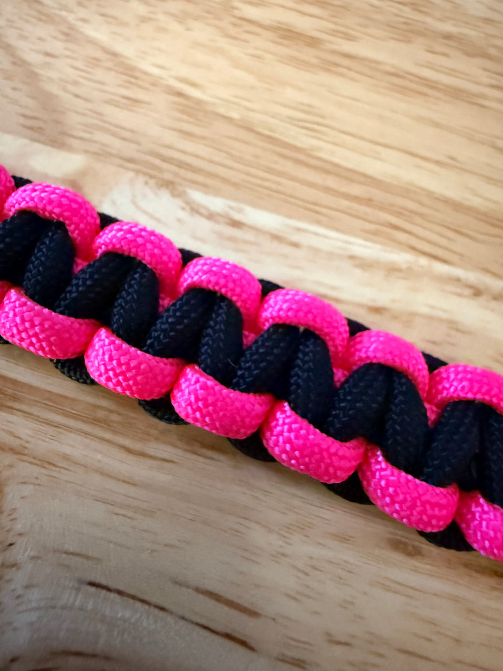 hot pink and black paracord bracelet