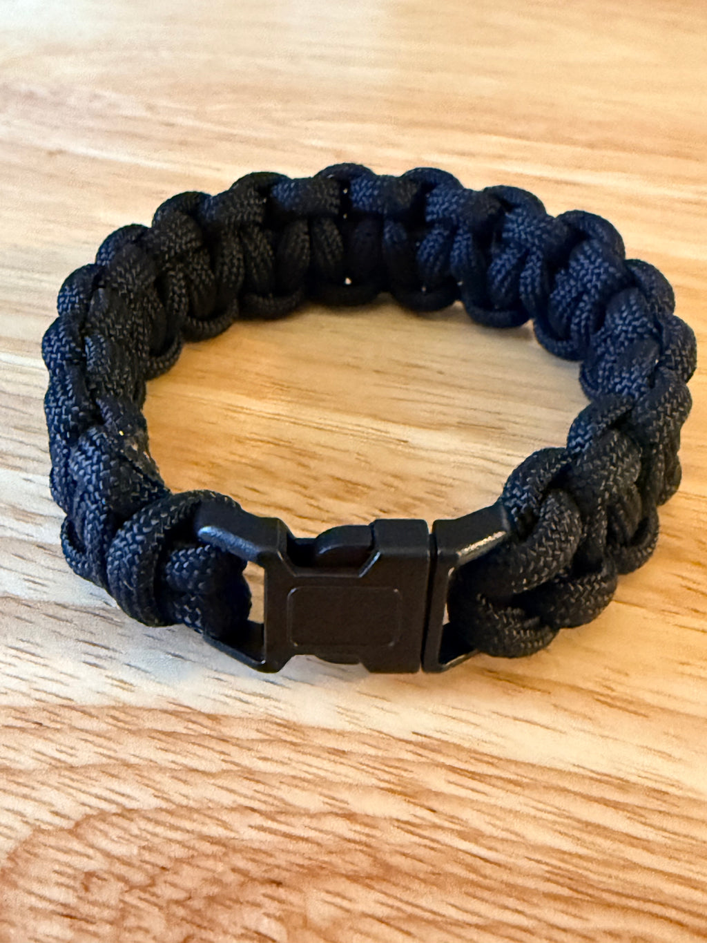 black paracord bracelet