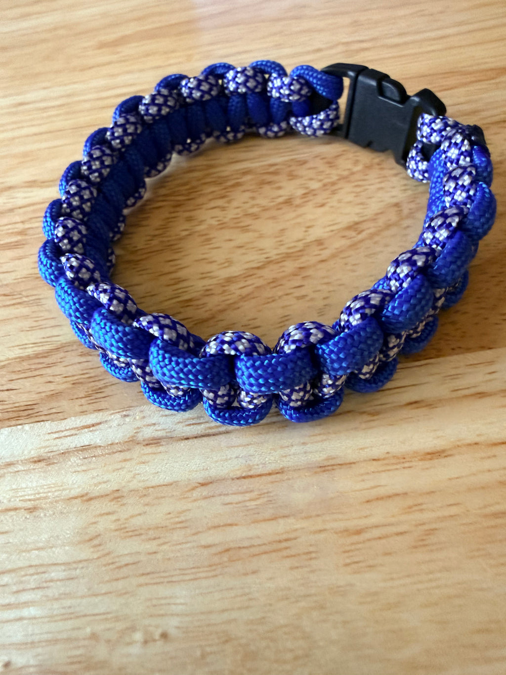 blue & white paracord bracelet